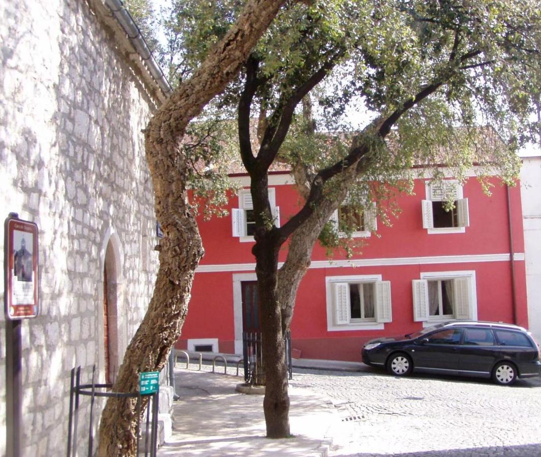 Studio Apartments Holy Trinity نوفي فينودولسكي المظهر الخارجي الصورة